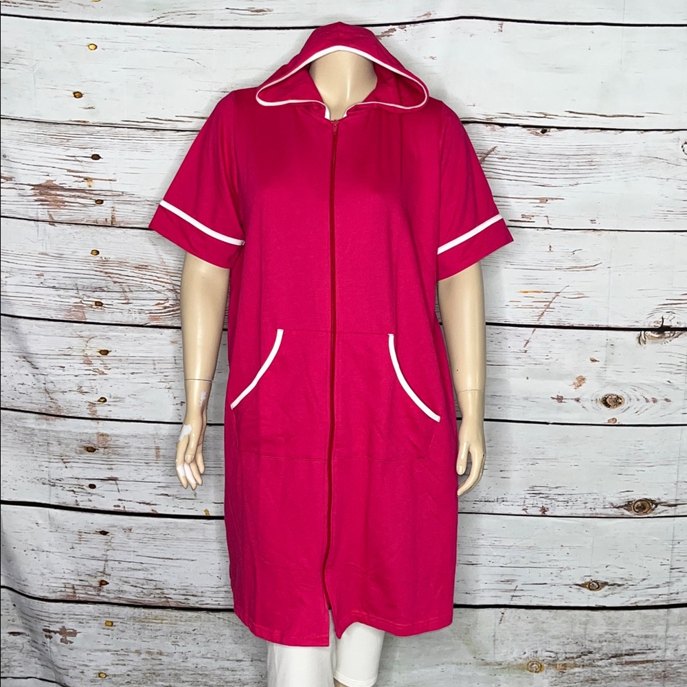 Dreams & Co. NWT Size 18/20 L Pink - White Trim Zip Front Hooded Robe Cover-Up